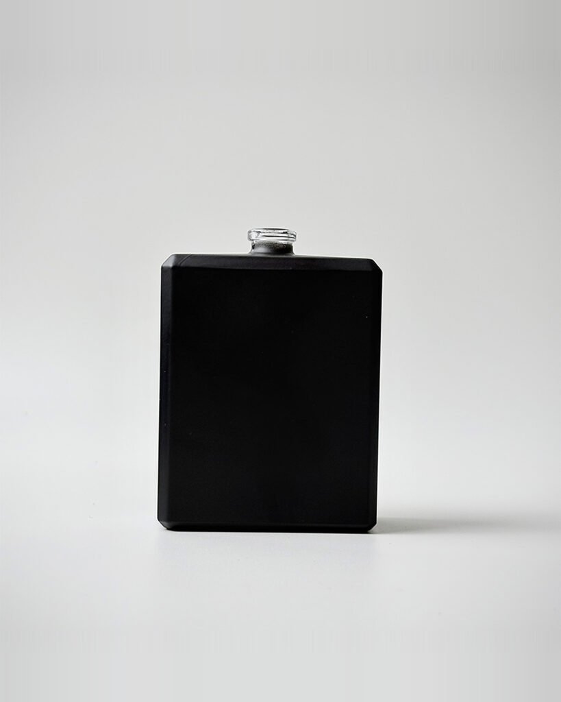 50ml 100ml Black Square Perfume Glass Bottle with Beveled Edges | GP052